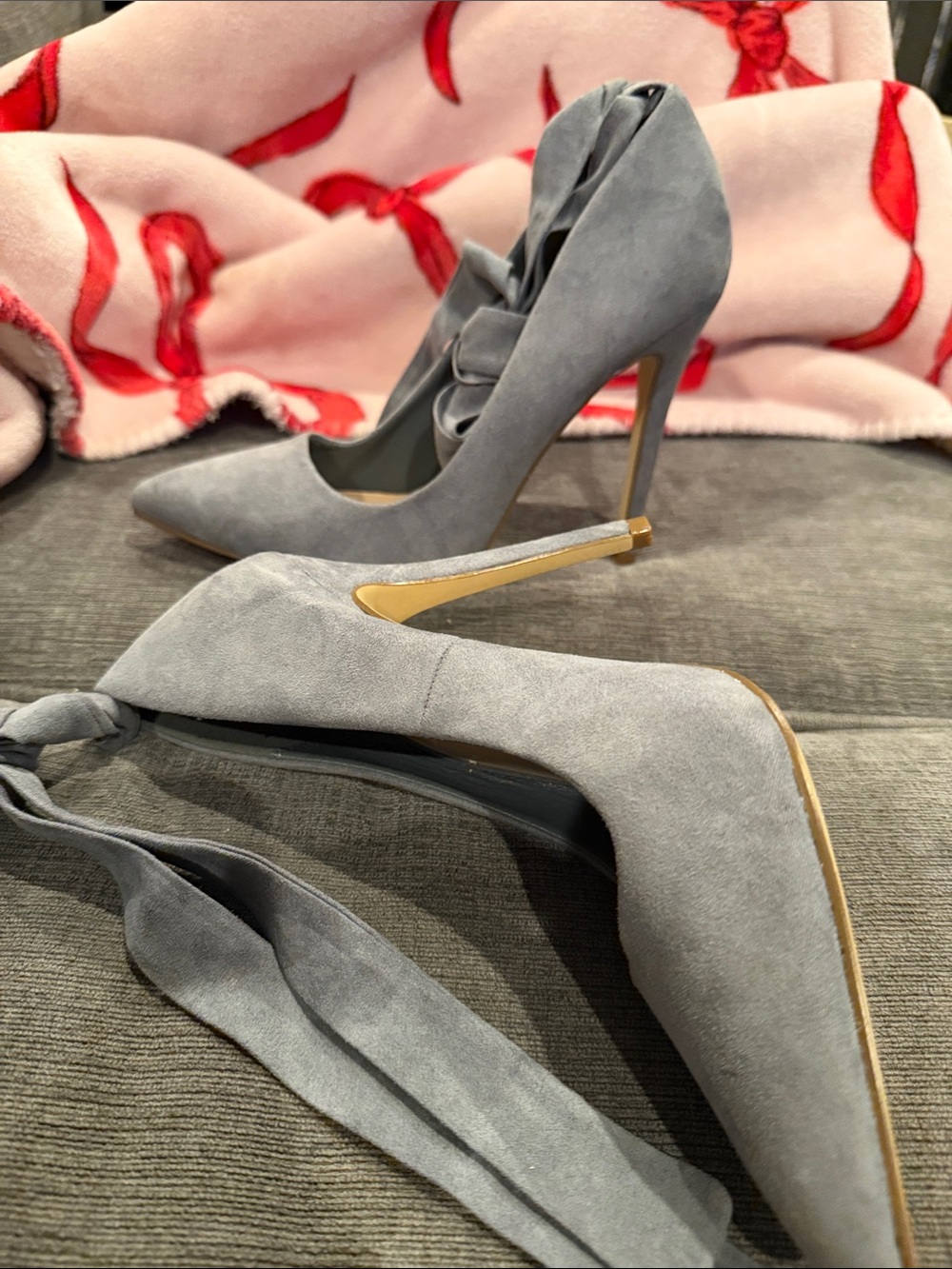 Shoe Dazzle Grey Suede Pointed-Toe Tie-Ankle Stiletto Heels Size 9 Grey Velvet